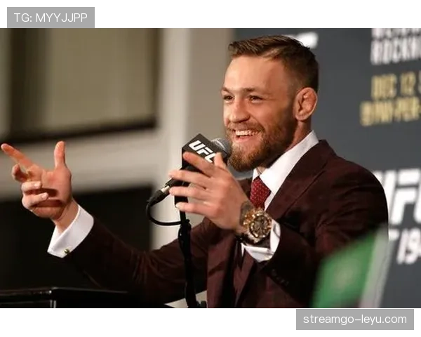 康纳·麦格雷戈小区遛狗，手上那块表能买套房